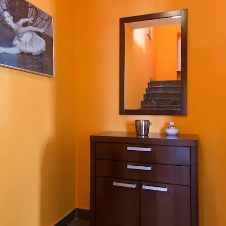 Ajda - Orange Apartment Omisalj