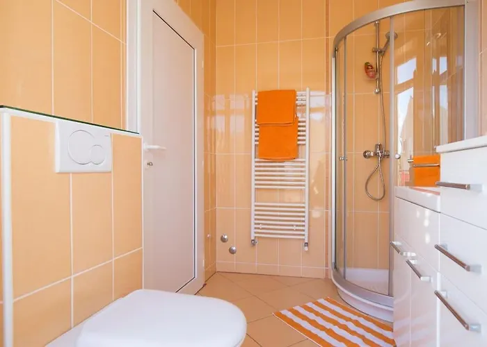 Ajda - Orange * Omišalj
